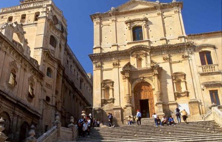 Casa Vacanze Il Quadrifoglio Noto Extérieur photo